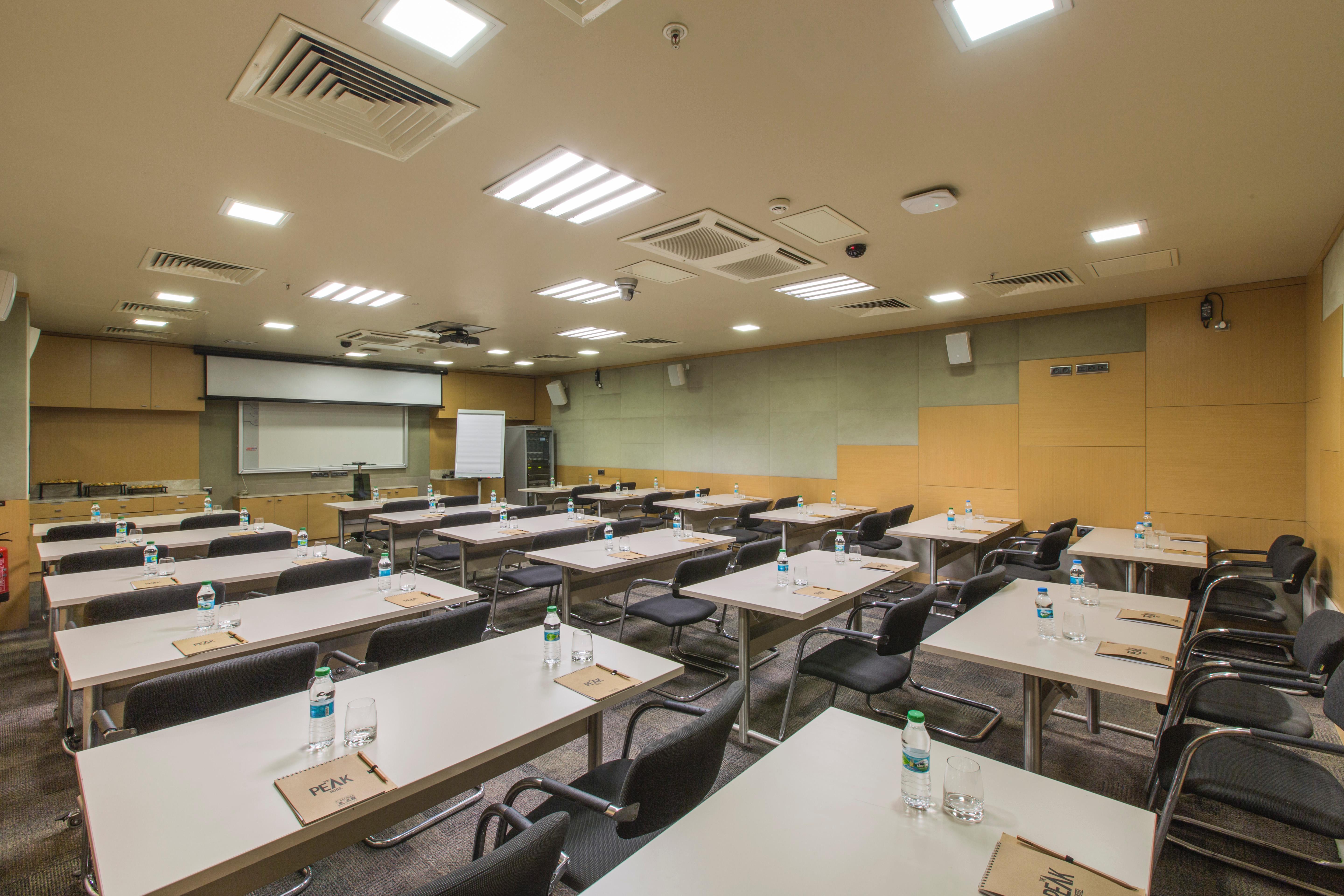 Ramada By Wyndham Istanbul Pera Taksim — Photos 2